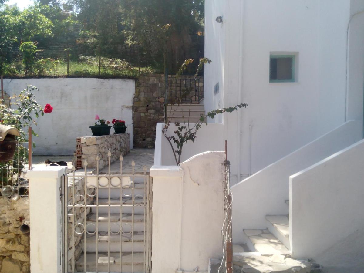 Soustas Apartments Longós Exterior photo