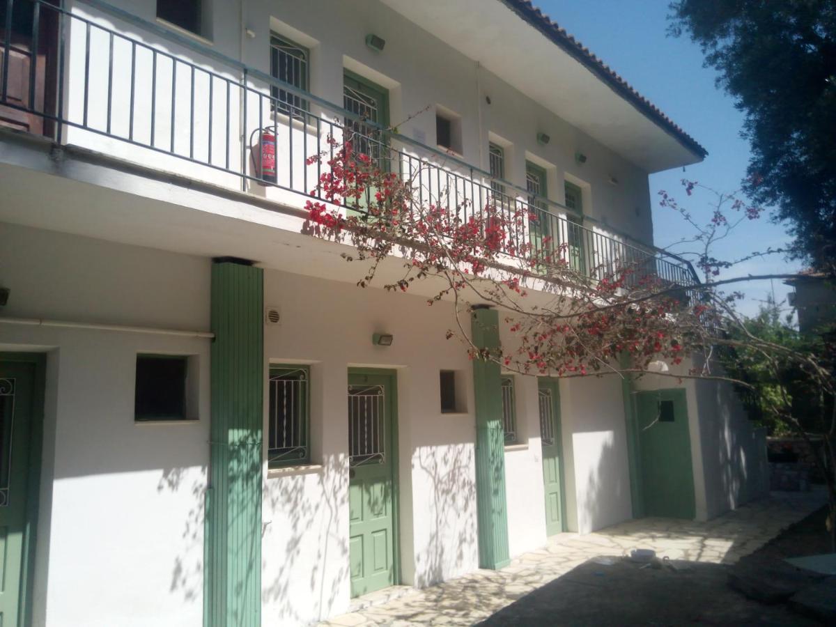 Soustas Apartments Longós Exterior photo