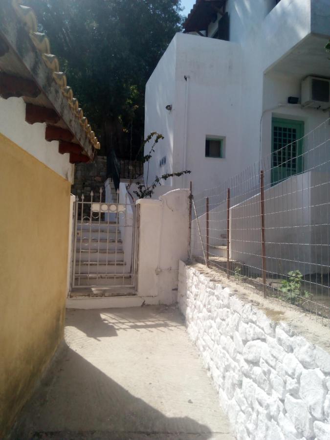 Soustas Apartments Longós Exterior photo