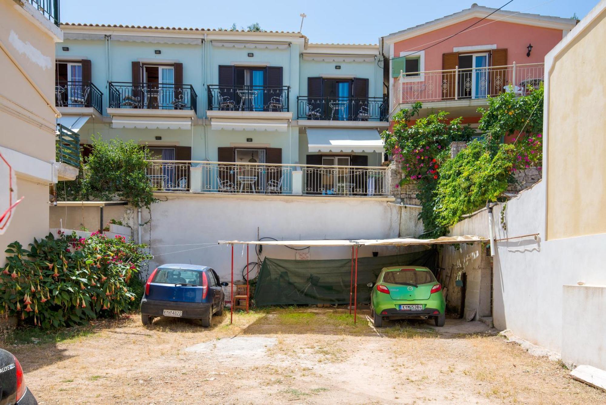 Soustas Apartments Longós Exterior photo